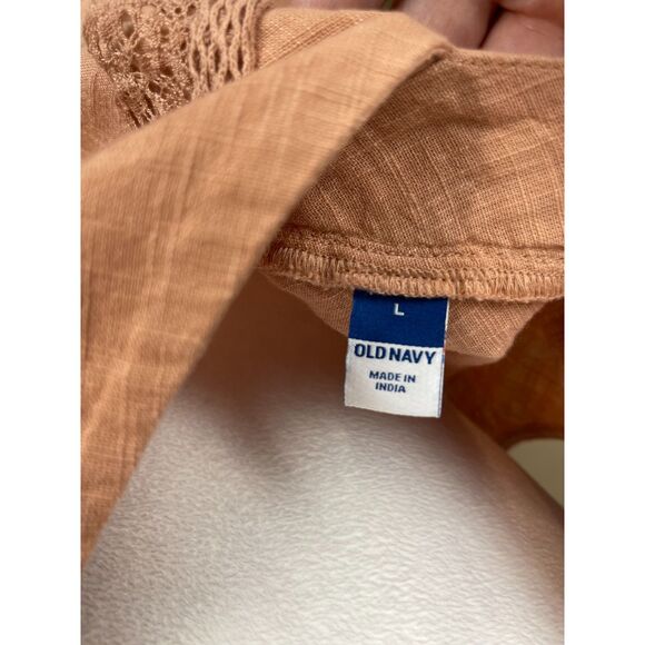 Old Navy Peach Eyelet Lace Flutter Sleeve Blouse, Size L - Picture 5 of 5